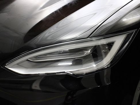 Used 2020 Tesla Model S Performance image 4