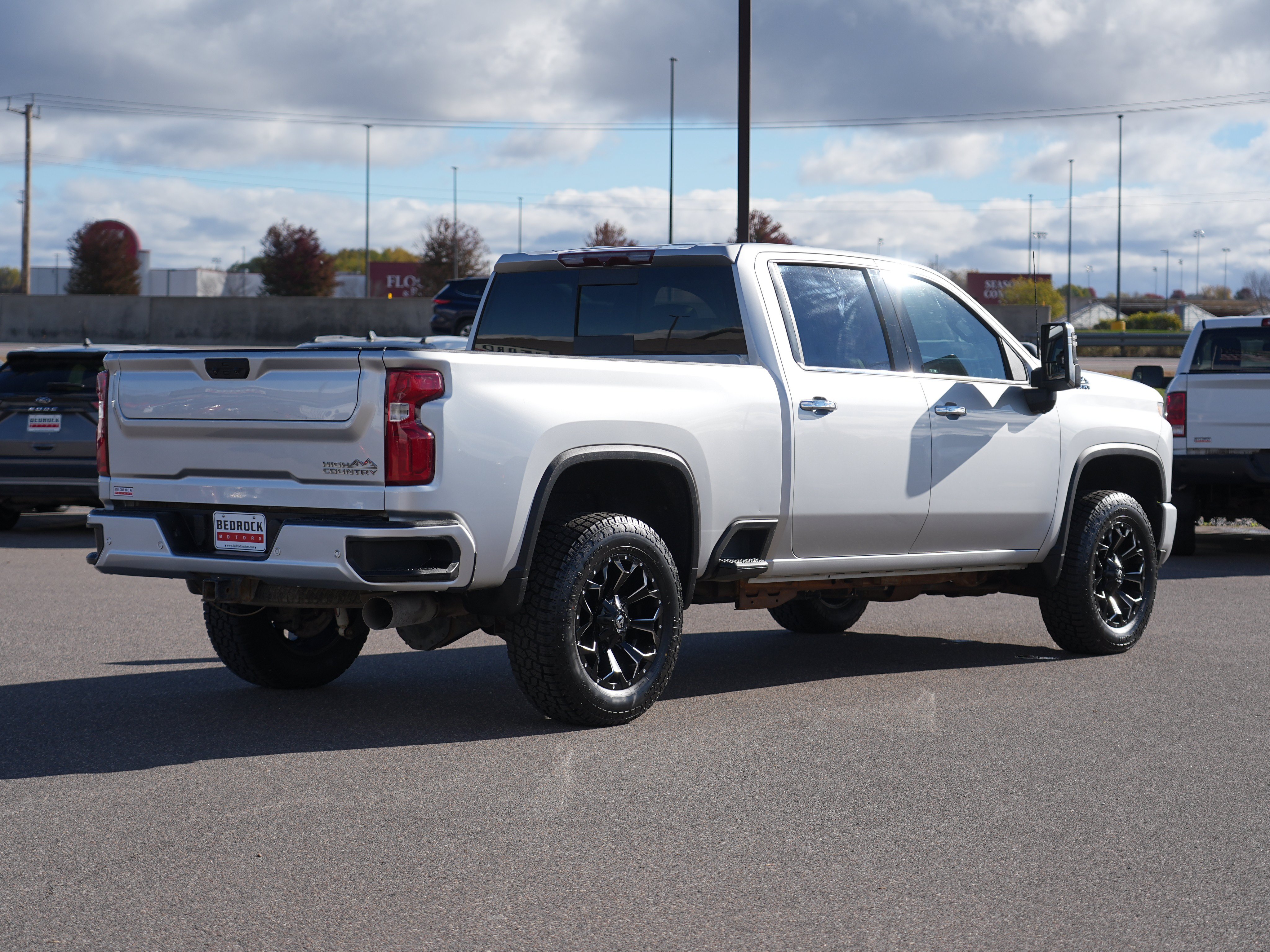 Used 2022 Chevrolet Silverado 2500 High Country w/ Safety Package II AWD/4WD image 3