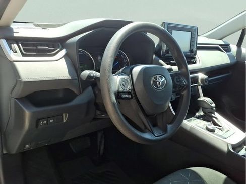 Used 2021 Toyota RAV4 XLE AWD/4WD image 13