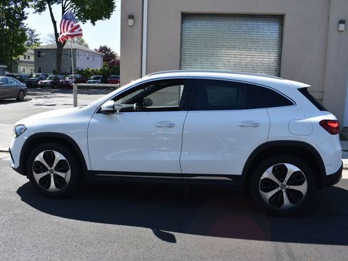 Used 2025 Mercedes-Benz GLA 250 image 9