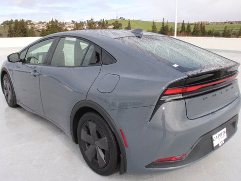 Used 2024 Toyota Prius LE image 5