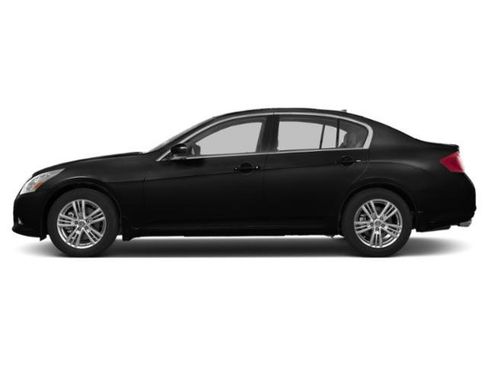 Used 2015 INFINITI Q40 w/ Moonroof Package RWD image 3