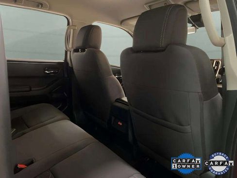 Used 2025 Nissan Frontier SV image 18