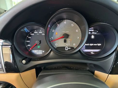 Used 2018 Porsche Macan S image 11