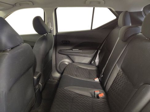 Used 2021 Nissan Kicks S FWD image 18