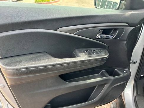 Certified 2017 Honda Ridgeline RTL-T image 7