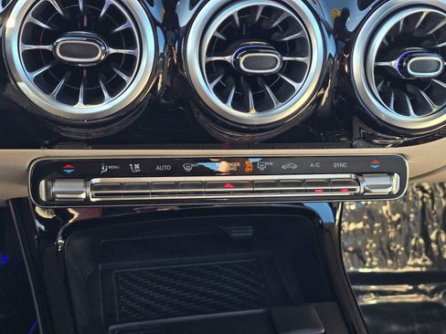 Used 2025 Mercedes-Benz CLA 250 image 29