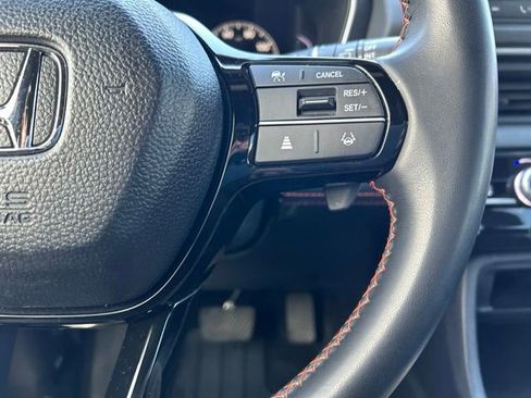 Used 2025 Honda Pilot Sport image 18