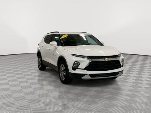 Certified 2023 Chevrolet Blazer LT w/ Convenience Package image 2