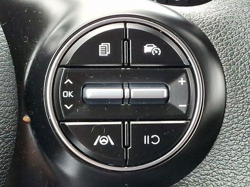 Used 2025 Kia Soul LX FWD image 22