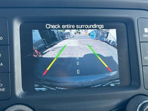 Used 2017 Jeep Renegade Sport w/ Power & Air Group FWD image 18