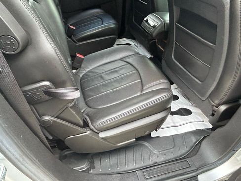 Used 2009 Buick Enclave CXL w/ Entertainment Package #3 AWD/4WD image 10