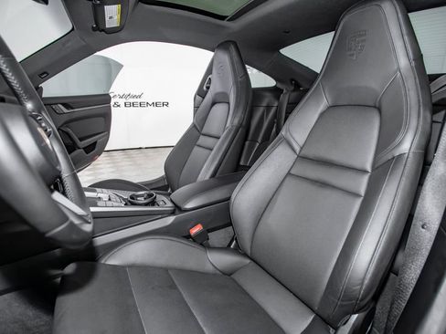 Used 2025 Porsche 911 Carrera RWD image 11