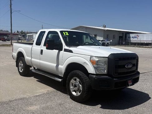 Used 2012 Ford F250 XL w/ PWR Equipment Group AWD/4WD image 2