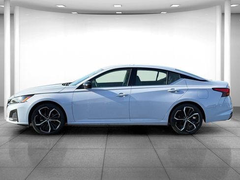 Used 2024 Nissan Altima 2.5 SR FWD image 4