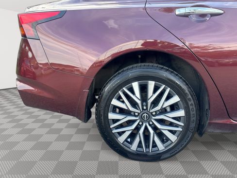 Used 2023 Nissan Altima 2.5 SV w/ SV Premium Package AWD/4WD image 30