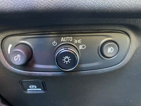 Used 2023 GMC Terrain SLT image 27