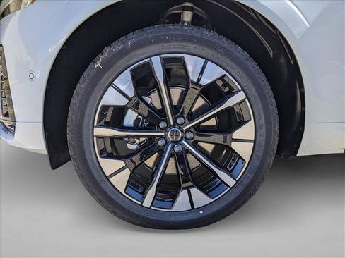 Certified 2026 Volvo XC60 B5 Plus w/ Protection Package Premier image 7