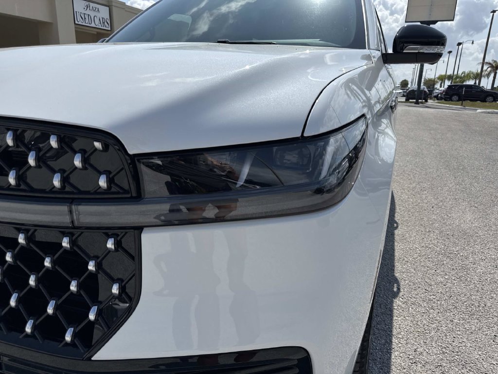 New 2026 Lincoln Navigator Black Label AWD/4WD image 9