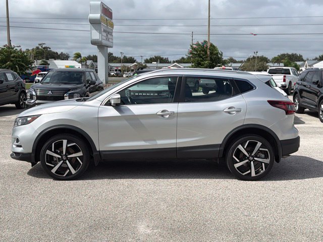 Used 2022 Nissan Rogue Sport SL FWD image 2