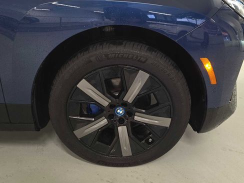 Used 2025 BMW iX xDrive50 w/ Premium Package image 11
