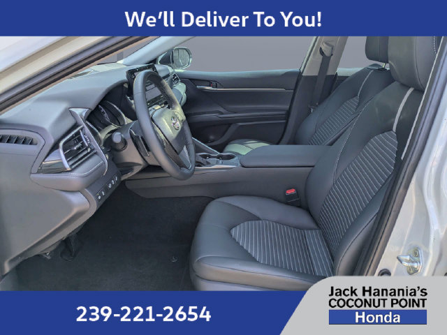 Used 2023 Toyota Camry SE w/ Cold Weather Package FWD image 19