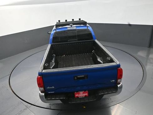 Used 2018 Toyota Tacoma SR5 AWD/4WD image 28