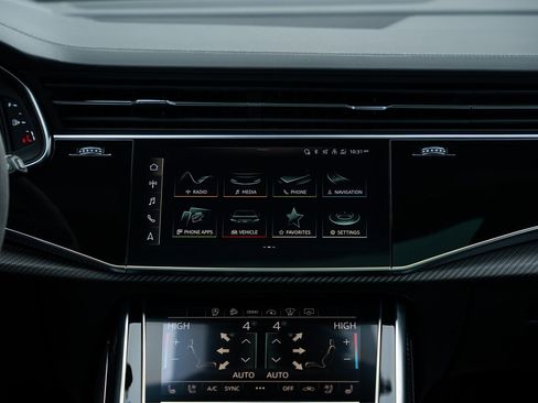 Used 2022 Audi RS Q8 image 16