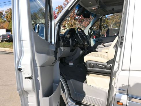 Used 2014 Mercedes-Benz Sprinter 3500 image 4