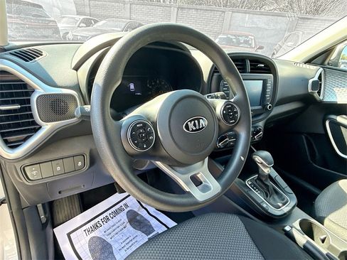 Used 2020 Kia Soul LX image 11