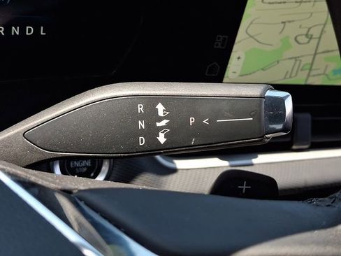 Used 2025 Chevrolet Equinox LT FWD image 14