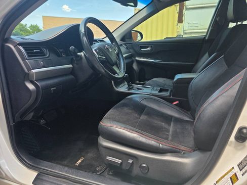 Used 2017 Toyota Camry XSE FWD image 11