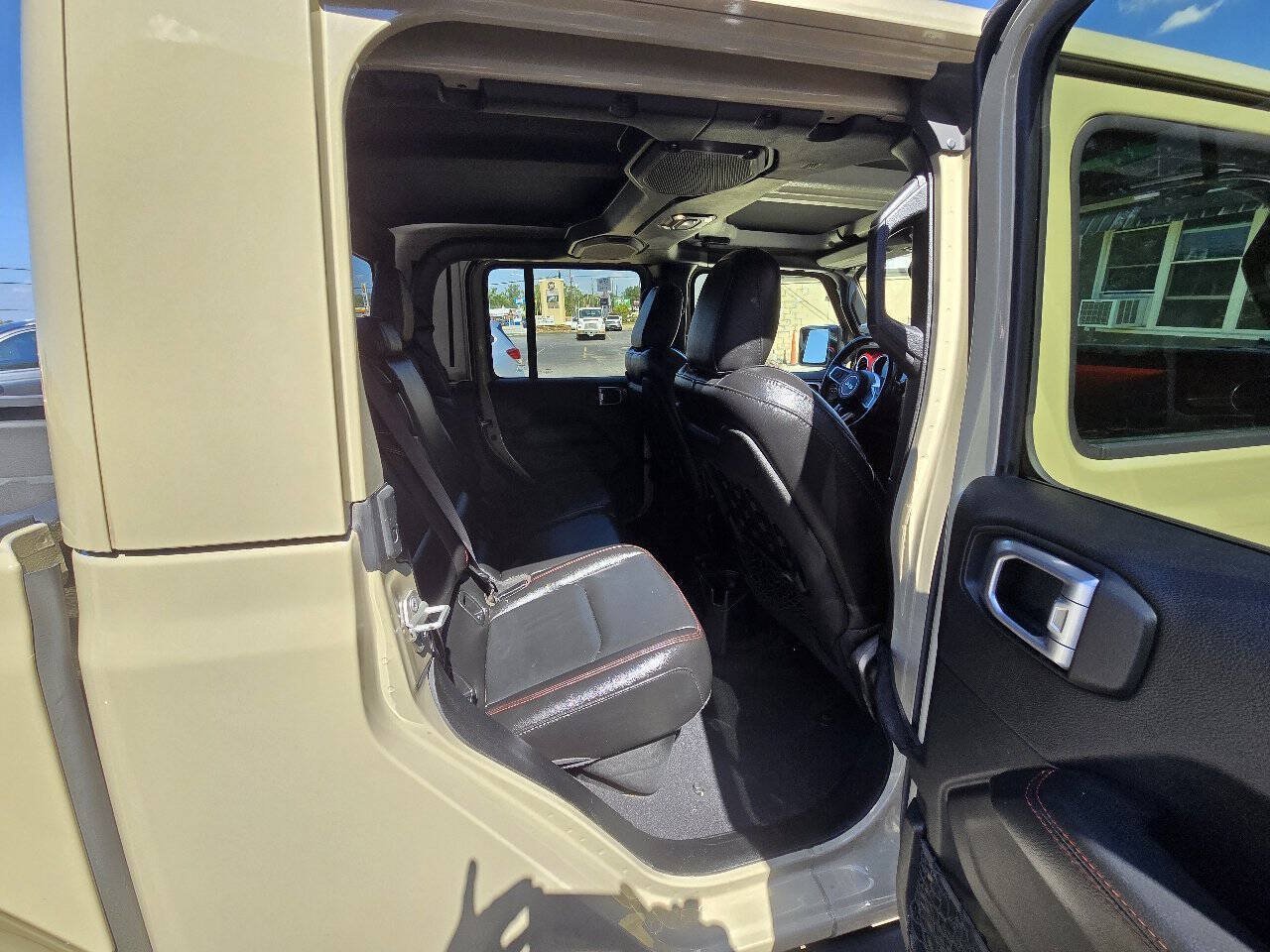 Used 2020 Jeep Gladiator Rubicon AWD/4WD image 18