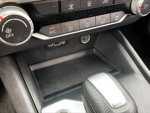 Certified 2022 Nissan Altima 2.5 SV FWD image 32