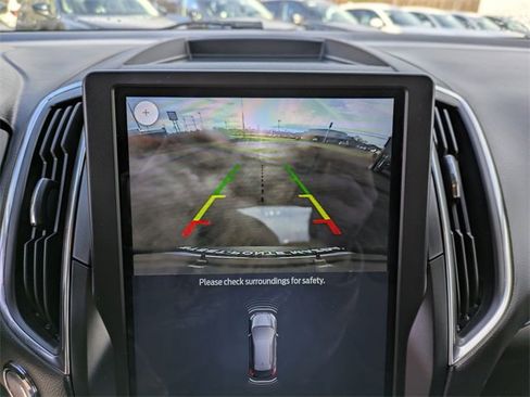 Used 2024 Ford Edge Titanium image 12