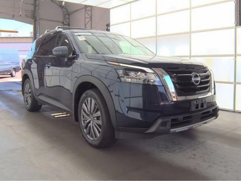 Used 2023 Nissan Pathfinder SL w/ SL Premium Package AWD/4WD image 4