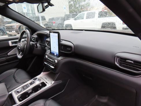 Used 2020 Ford Explorer ST w/ ST Street Pack image 17