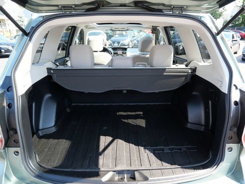 Used 2014 Subaru Forester 2.5i Premium w/ All-Weather Package AWD/4WD image 35