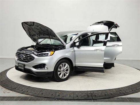 Used 2019 Ford Edge Titanium w/ Equipment Group 301A image 11