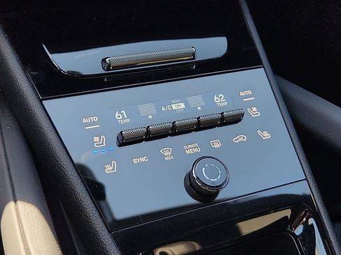 Certified 2024 Porsche Cayenne image 16