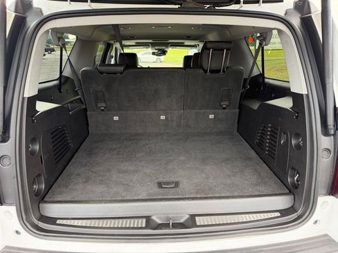 Used 2018 Chevrolet Suburban LT AWD/4WD image 11