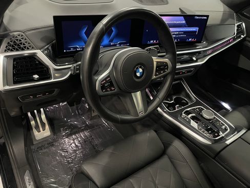 Certified 2024 BMW X7 xDrive40i w/ M Sport Package AWD/4WD image 13