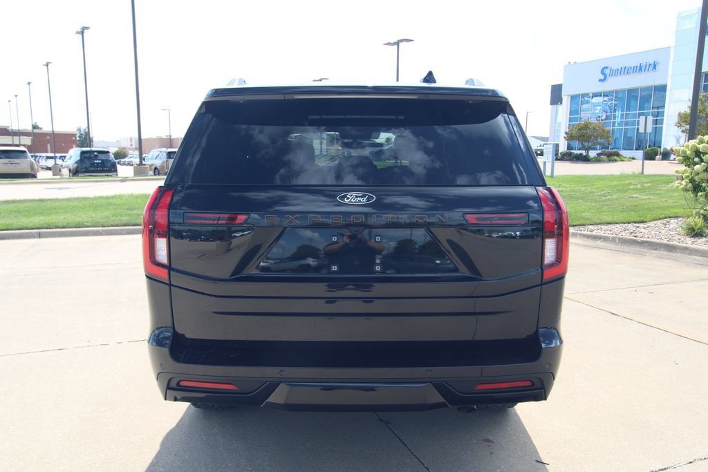 Used 2025 Ford Expedition Tremor AWD/4WD image 17