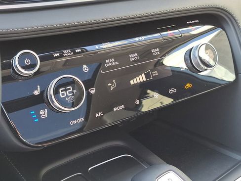 Used 2026 INFINITI QX60 Luxe w/ Cargo Package image 9