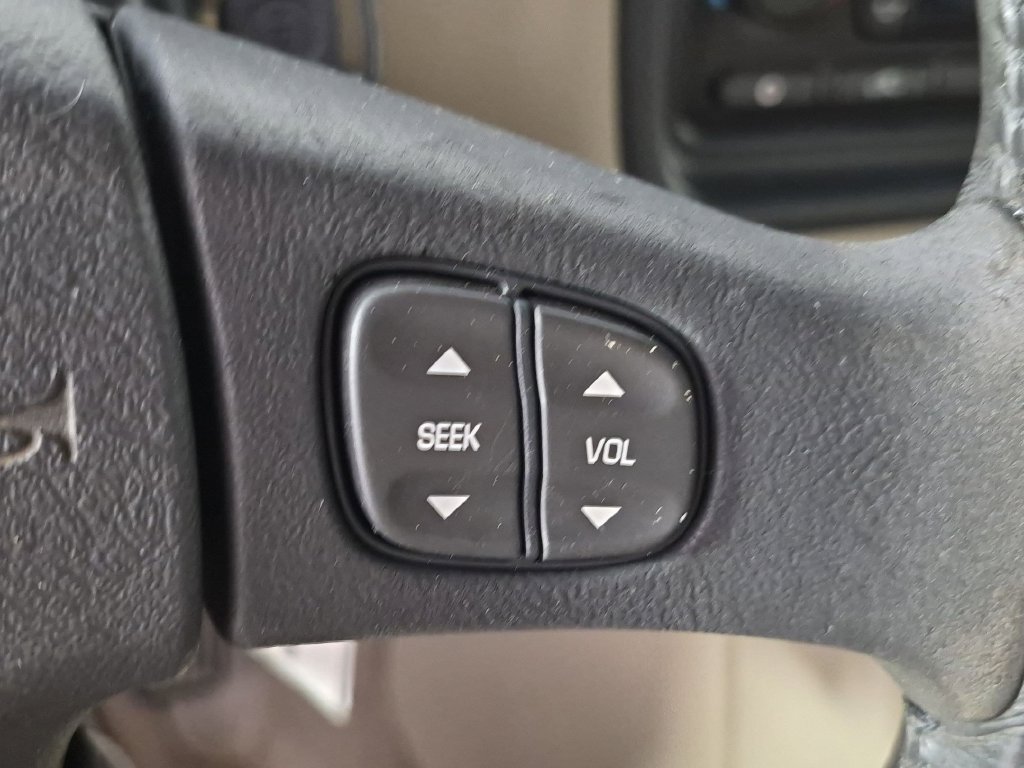 Used 2004 Chevrolet Silverado 1500 LT w/ Light Duty Power Package RWD image 19