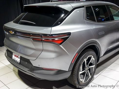 New 2026 Chevrolet Equinox EV LT image 8