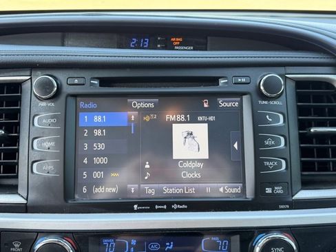 Used 2018 Toyota Highlander XLE image 16