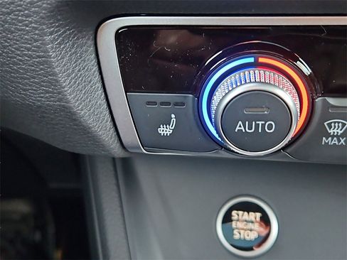 New 2025 Audi Q3 2.0T Premium image 14