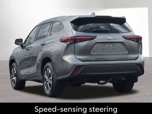 Certified 2026 Toyota Highlander XLE AWD/4WD image 9