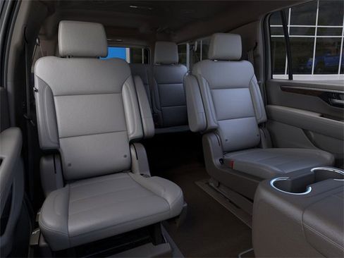 New 2026 Chevrolet Suburban LT w/ Comfort Package image 17